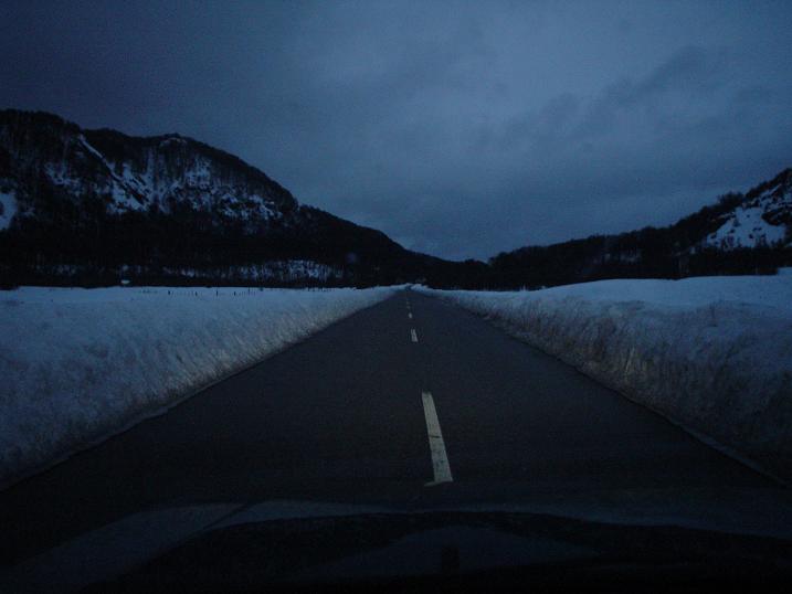 Camino de los 7 lagos -nevado y sin banquinas-.JPG